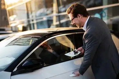 Punctual and discreet chauffeur services designed for executives and professionals who value efficiency and comfort.
